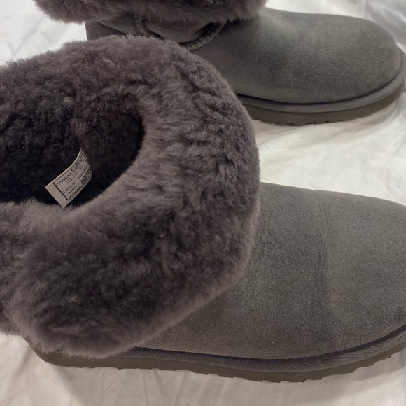 Soft grey UGG’s - Picture 4 of 5